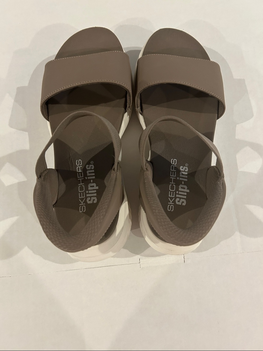 Skechers slip-ins size 8 taupe sandals - Picture 2 of 6